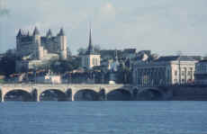 Saumur.jpg (967521 octets)